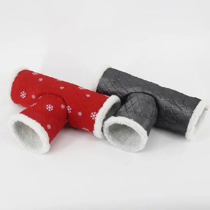 Cozy Critter Winter Retreat: Three-Channel Hamster Hedgehog Sleeping Bag Dog Hugs Cat
